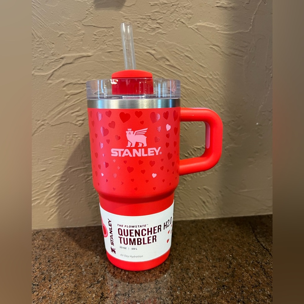 NWT Stanley Valentine's Day Red 20 oz Target Exclusive Ruby Hearts Tumbler.